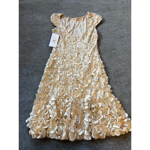 $695 NWT Theia Beige Short Sleeve Beaded Petal Appliqué A-Line Dress Sz 12 - Picture 8 of 12